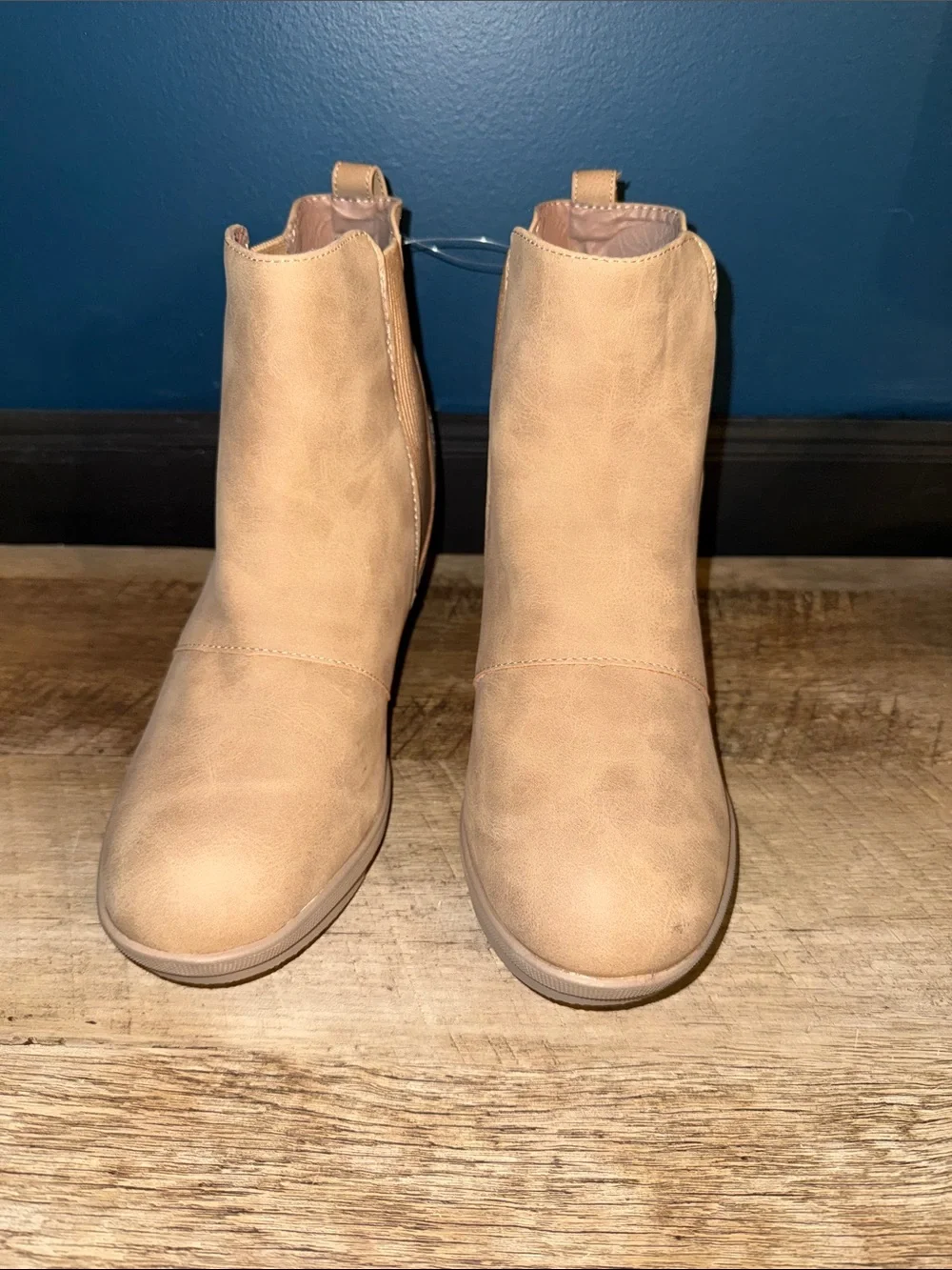 Size 10 Forever Boots. New without tags